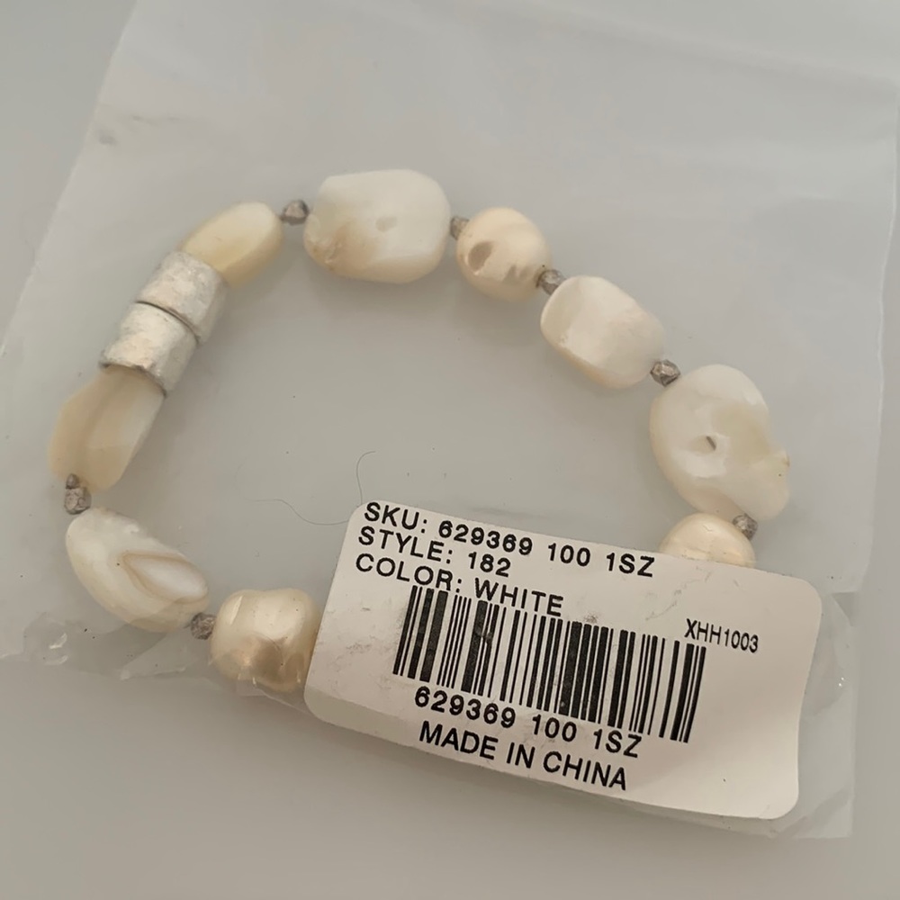Chunky synthetic pearl and bead magnetic bracelet